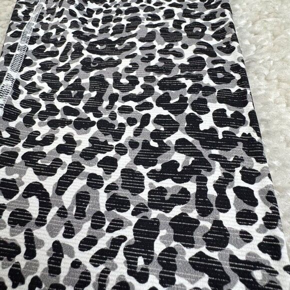 Outdoor Voices Snow Leopard Flex 7/8 Legging - Picture 6 of 9